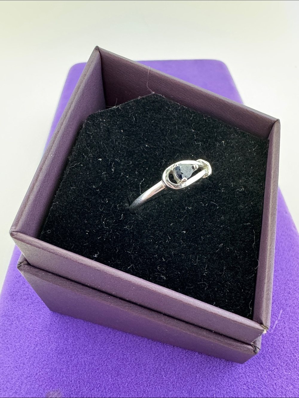 💛 Classic 10k White Gold Sapphire Ring | Love Knot Minimalist Stacker - Picture 2 of 8